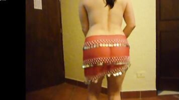 Pamela bailando el Belly Dance arabe / Pamela dancing the arab belly dance