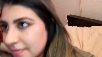 Amateur beauty begging for Cumshot...