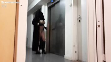 muslim takes out her niqab naked